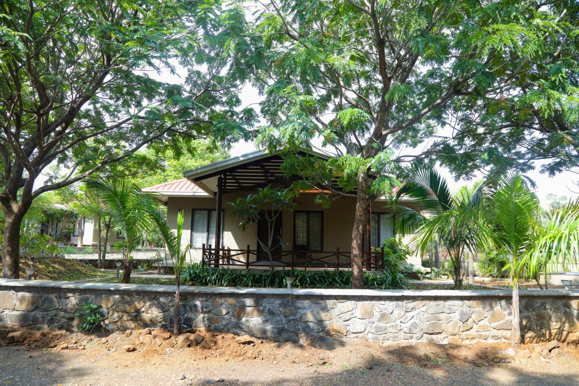 E&G Green Courts Resort At Koroli Hill Station Nashik Exterior photo